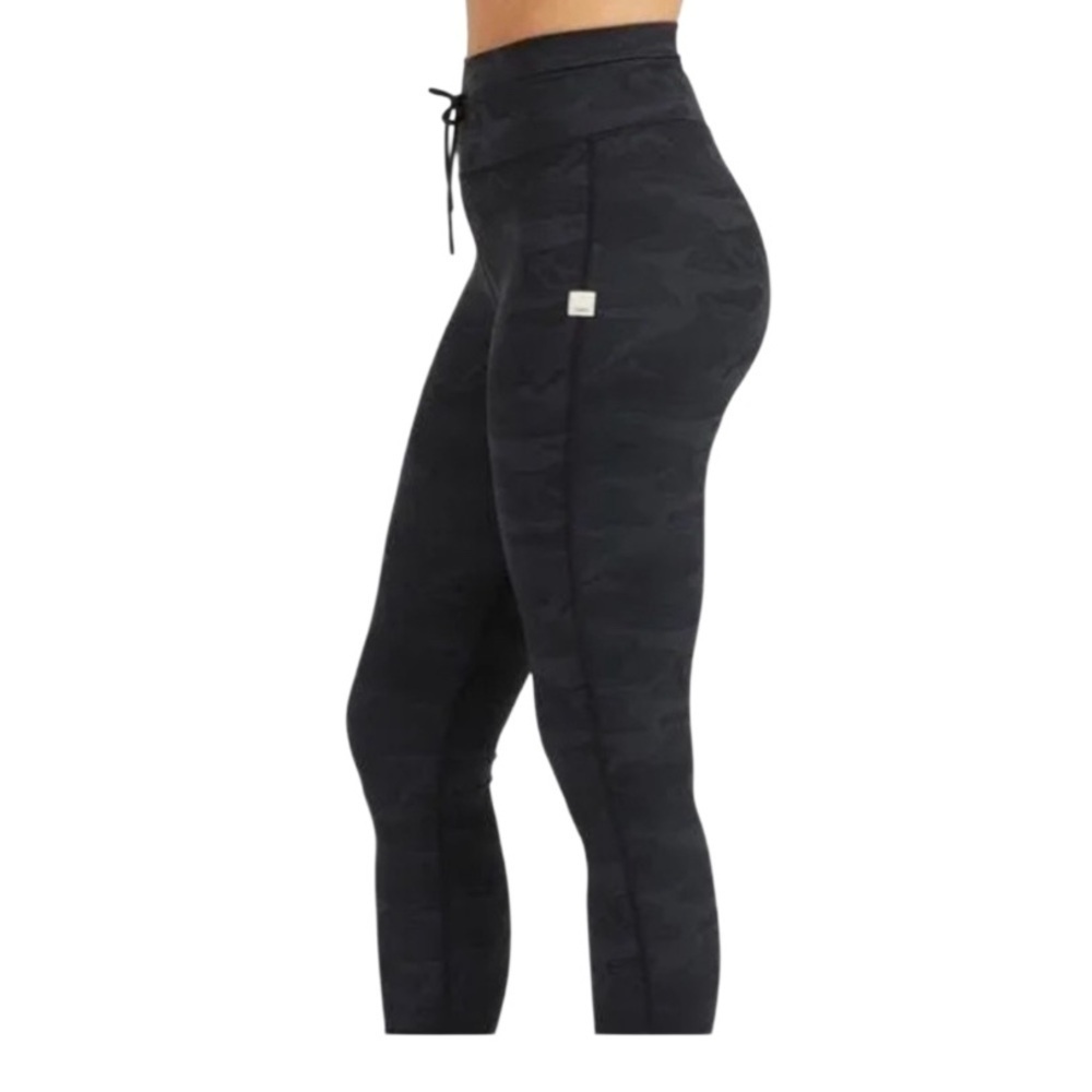 Vuori Women's Joggers Black Tone On Tone Camouflage Women’s Size Small